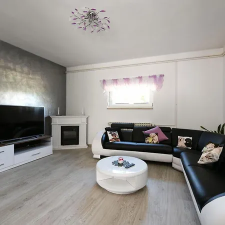 Semesterbostad Yespeace By Interhome Zadar