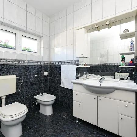 Semesterbostad Yespeace By Interhome Zadar