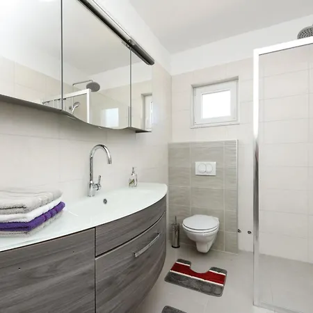 Yespeace By Interhome *
