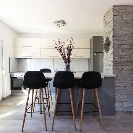 Yespeace By Interhome * Zadar