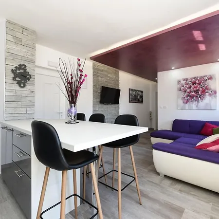 Yespeace By Interhome