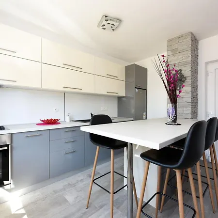 Yespeace By Interhome