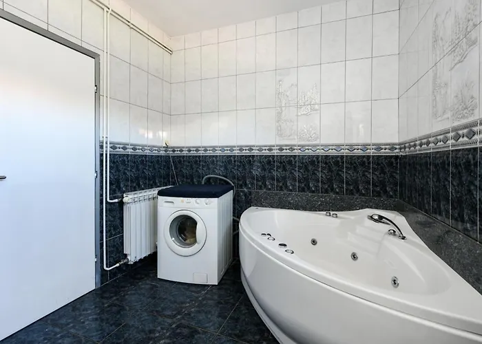 Yespeace By Interhome 자다르